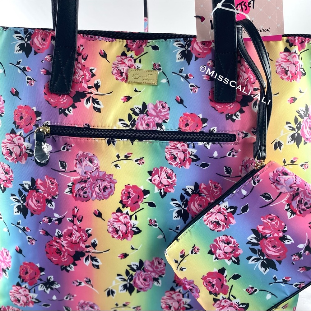 NWT BETSEY JOHNSON Floral Overnighter Weekender Travel Bag - Picture 2 of 16
